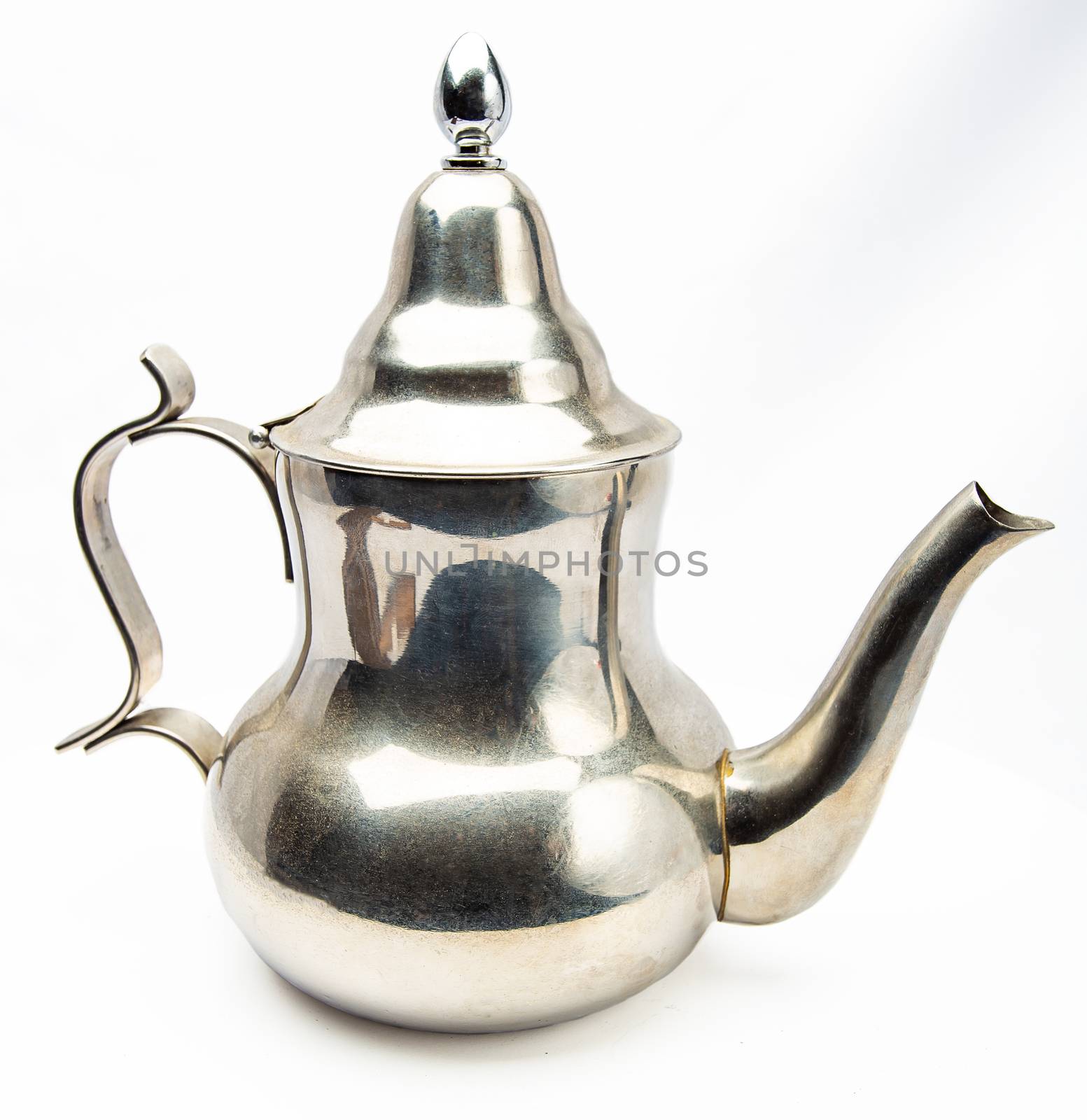 Silver tea pot by mypstudio