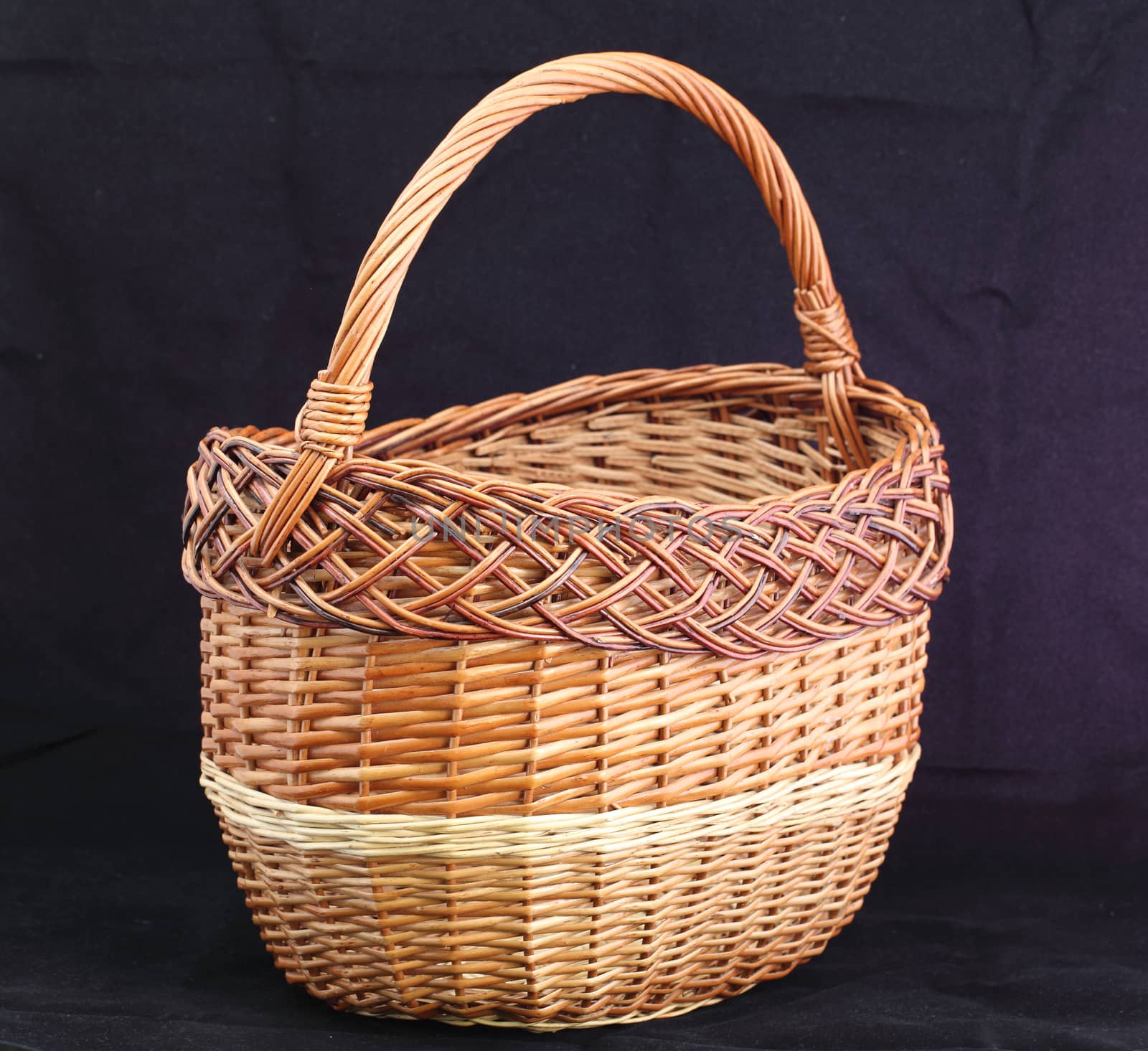 wicker basket  by sagasan