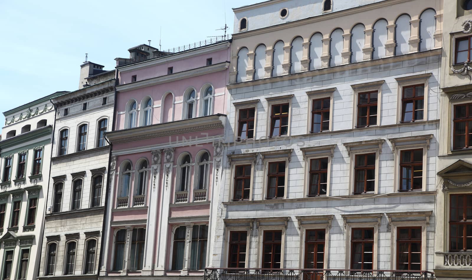 old building in Krakow by sagasan