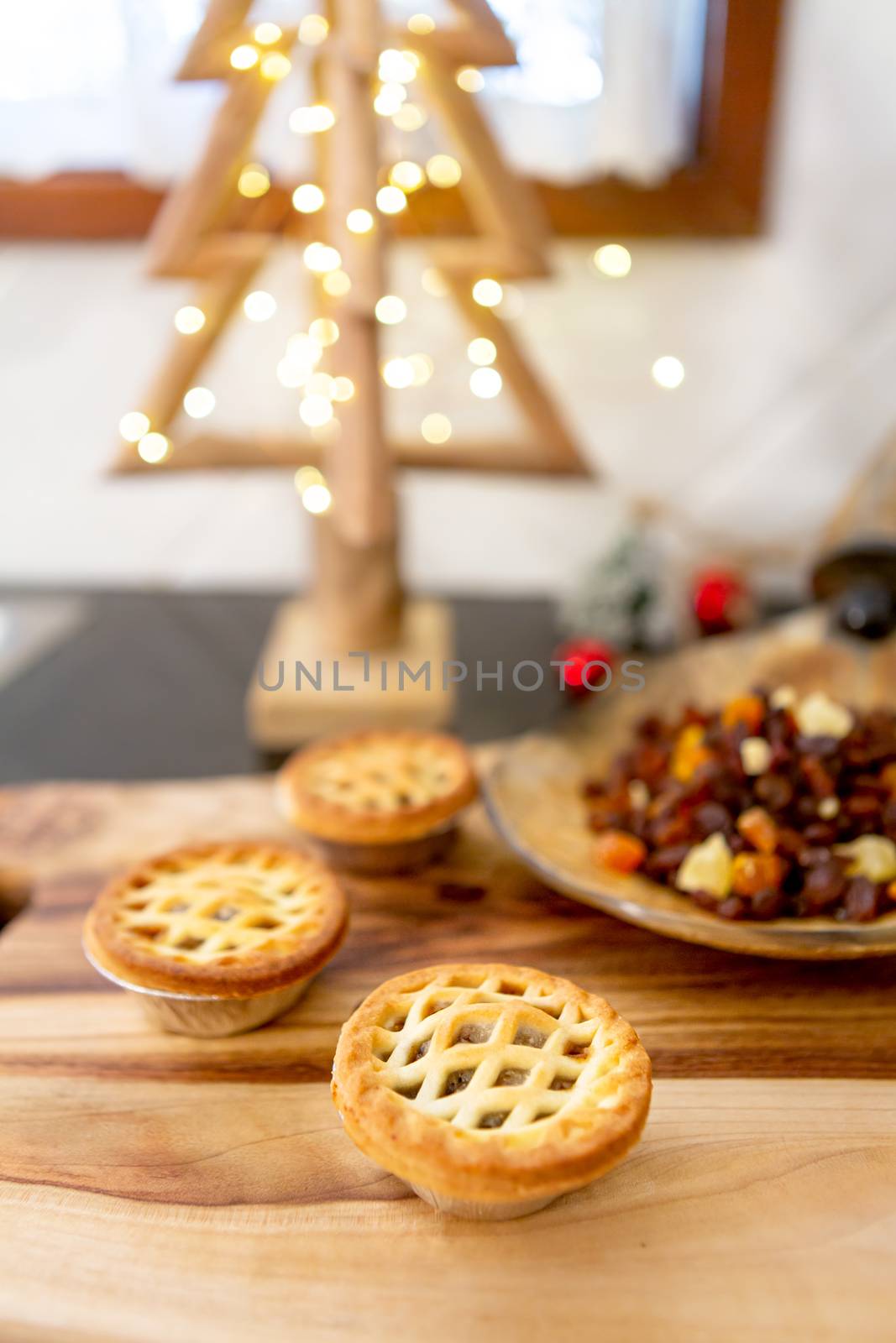 Christmas baking - fruit mince tarts by lovleah