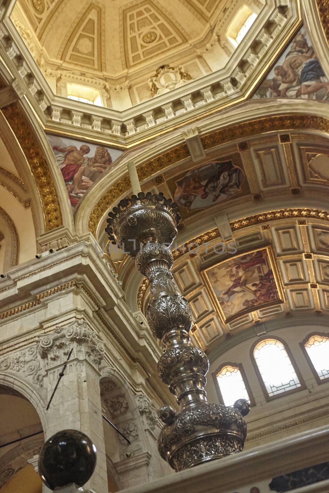 The silver candlestick in the church. by pippocarlot