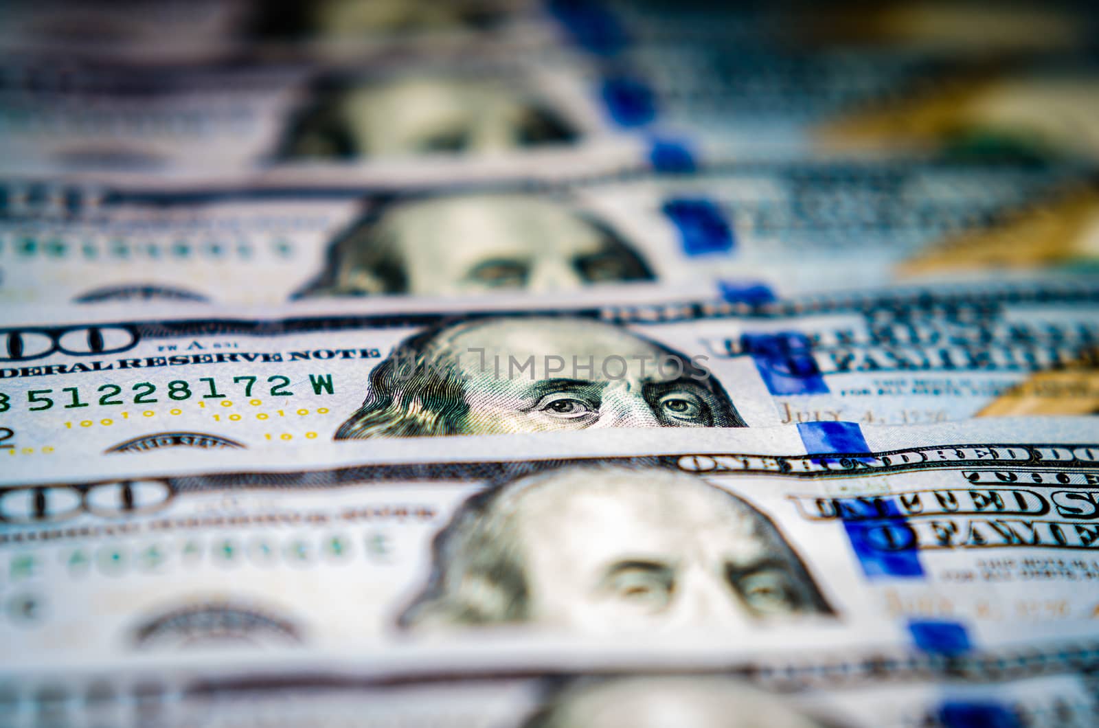 one hundred dollars banknote