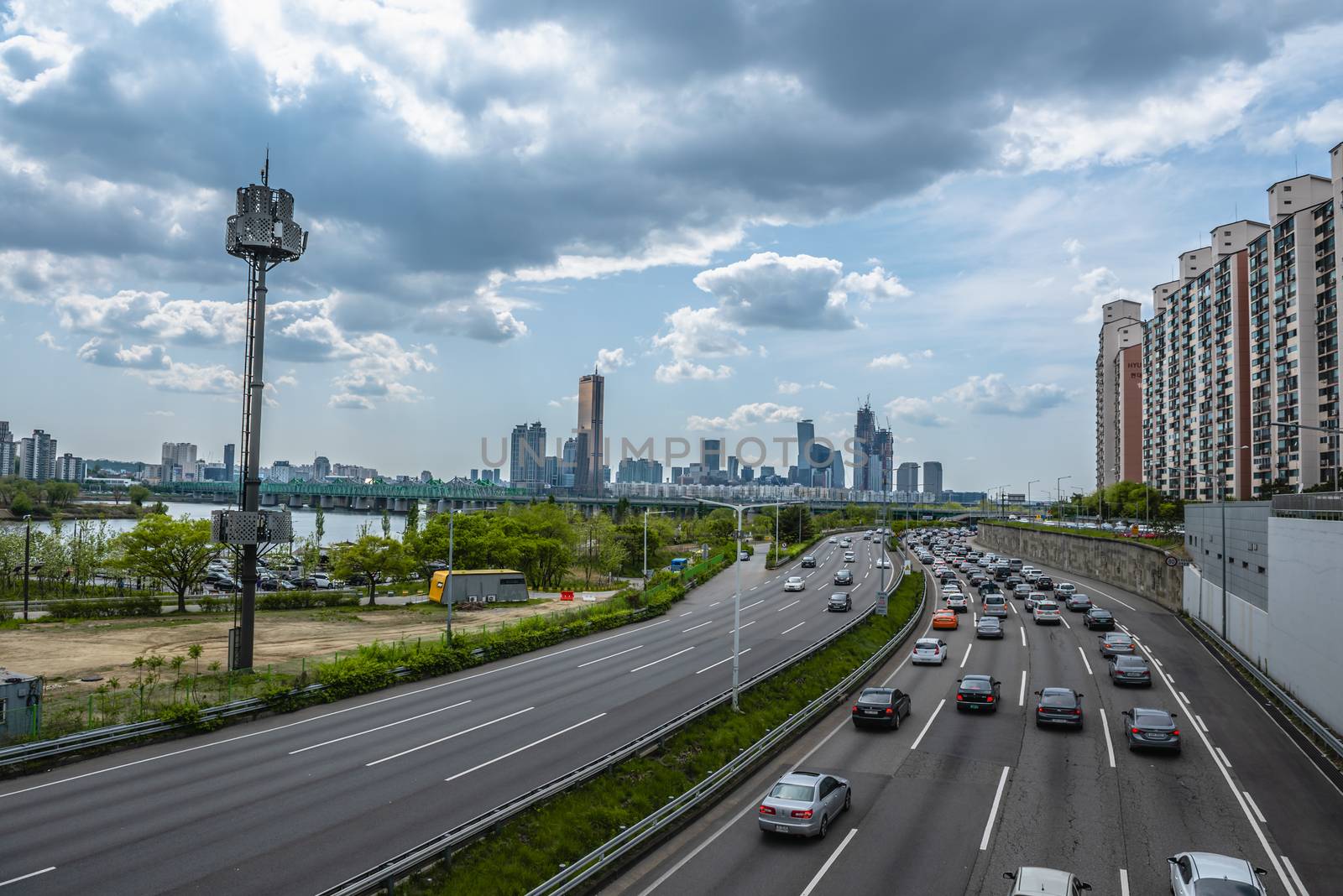 Time-lapse traffic in Seoul, South Korea