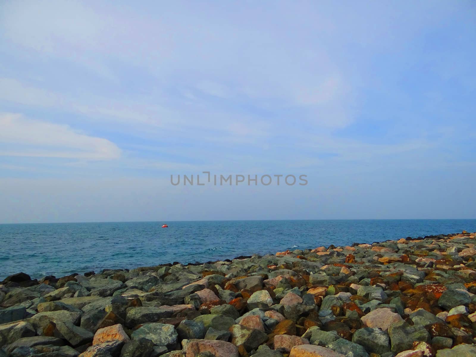 a coastline in dubai during day