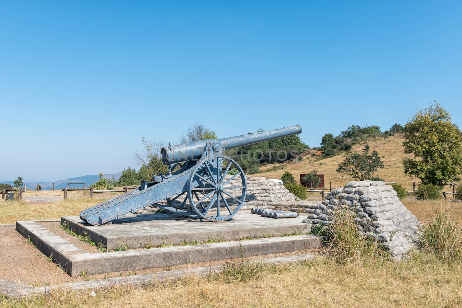 Replica of a Long Tom Cannon on the Long Tom Pass by dpreezg