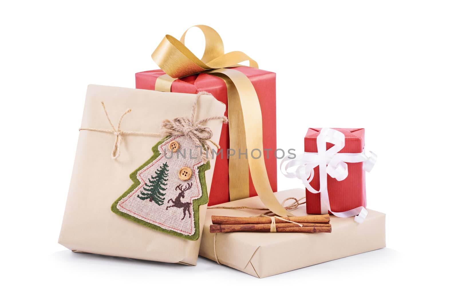 Cutely wrapped gifts with cinnamon rolls decoration by Mendelex