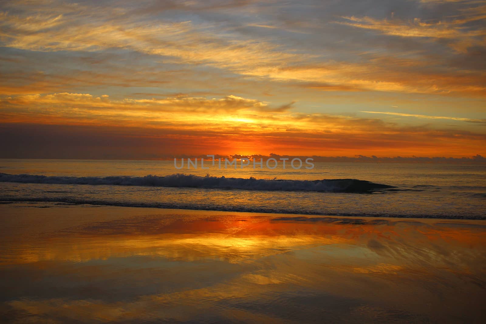 Sunrise over the ocean. by blueandrew8000@hotmail.com