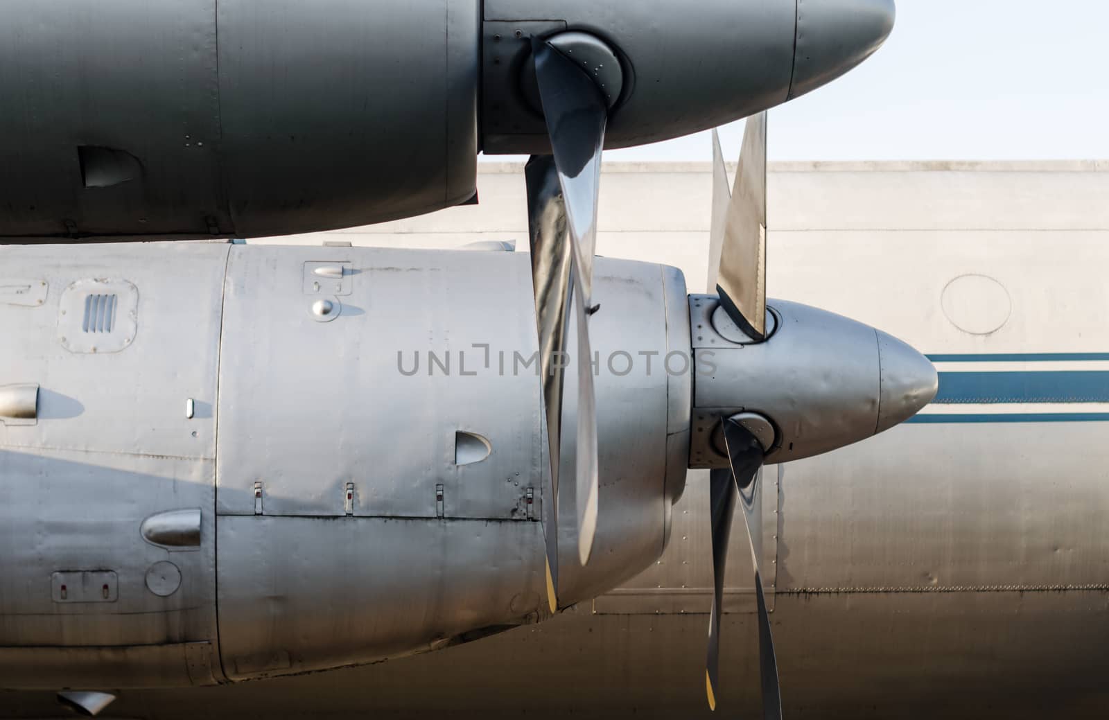 propeller screw engine of a vintage airplane close up
