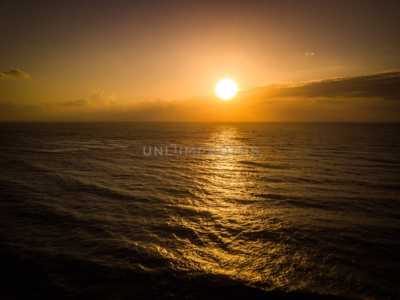 Sunrise of the Indian ocean on the Swahili coast. by Simoneemanphotography