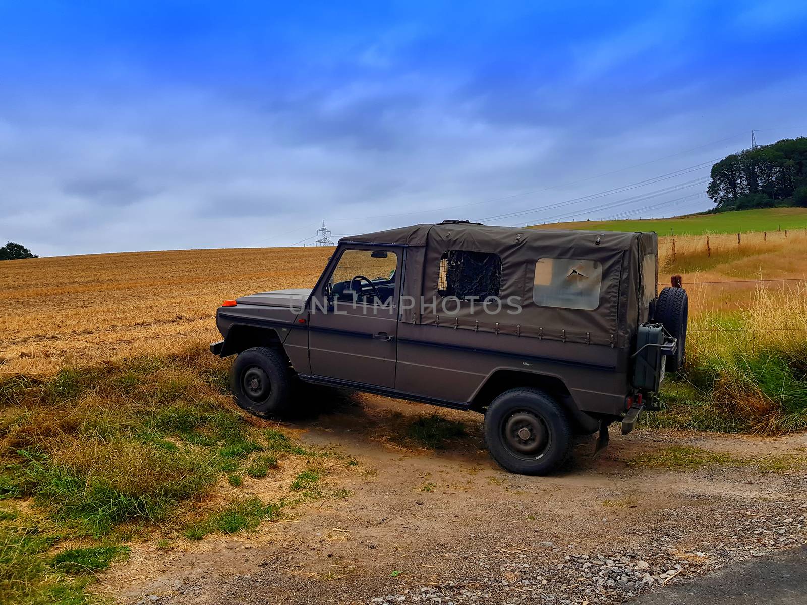 Small four-wheel drive SUV