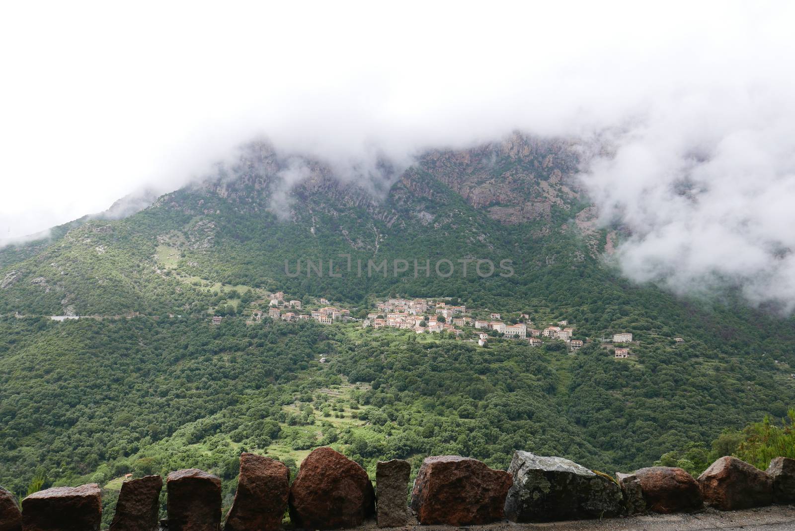 Holidays in southern Corsica.
Discover the mountain landscapes of this beautiful region of France