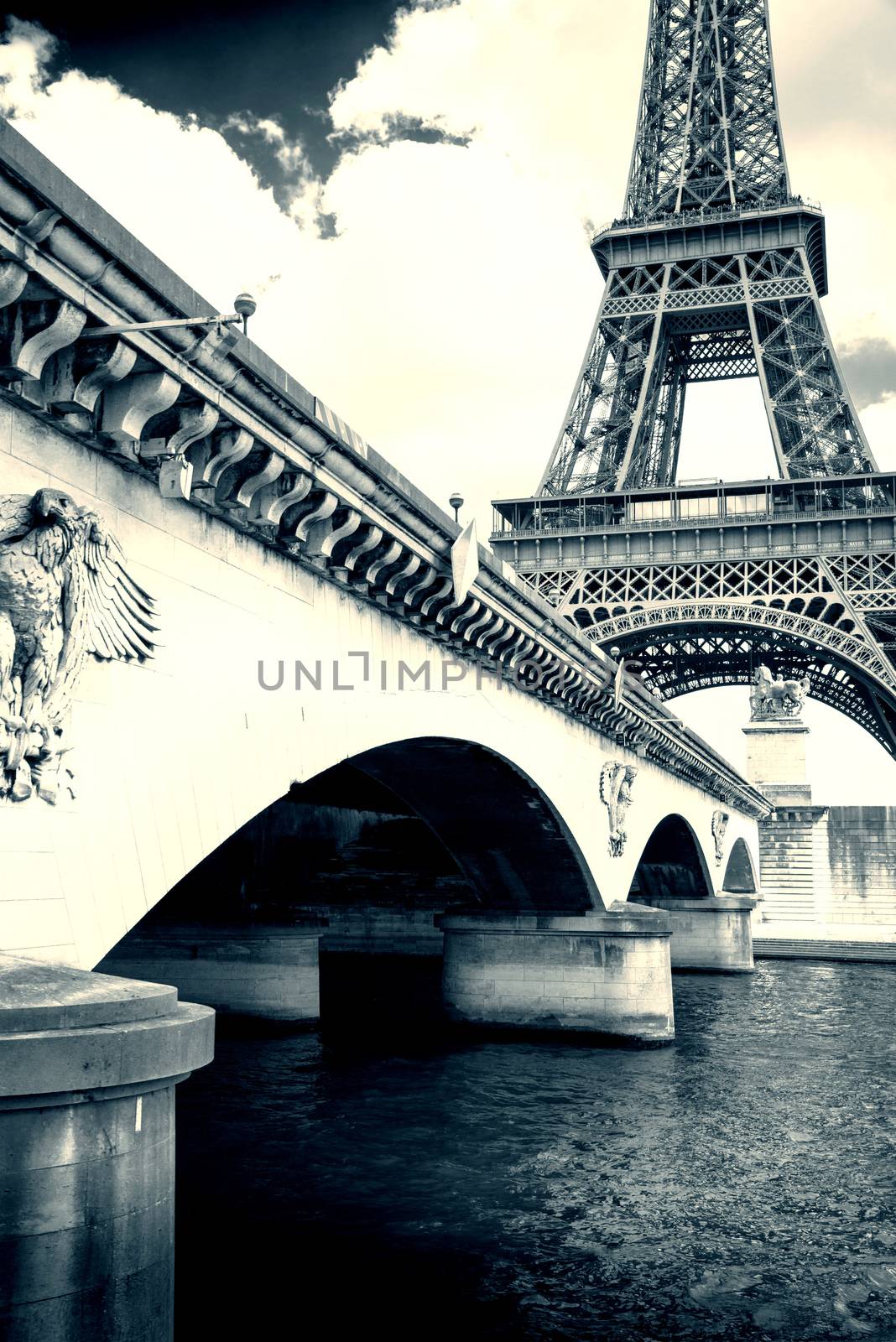 Glimpse of the Eiffel Tower from the Seine