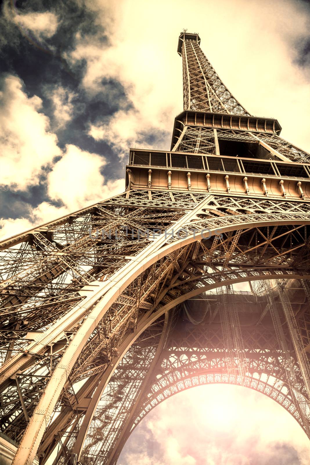 landscape of the Eiffel Tower in Paris