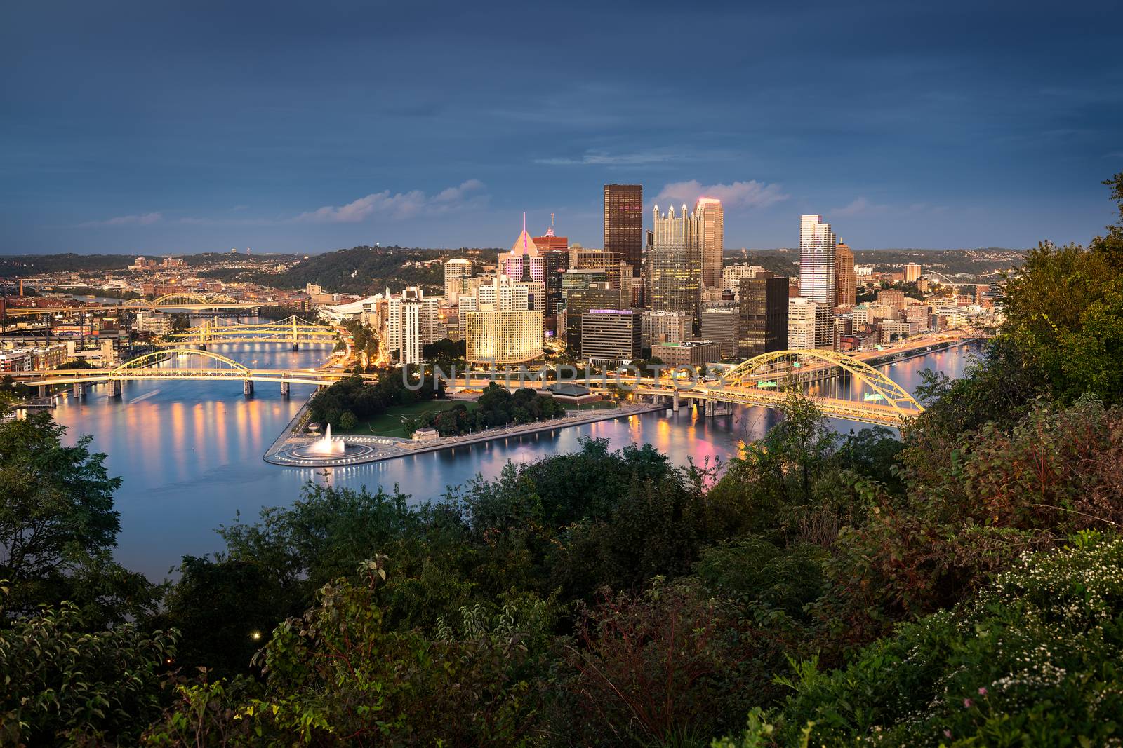 Pittsburgh skyline by night by ventdusud