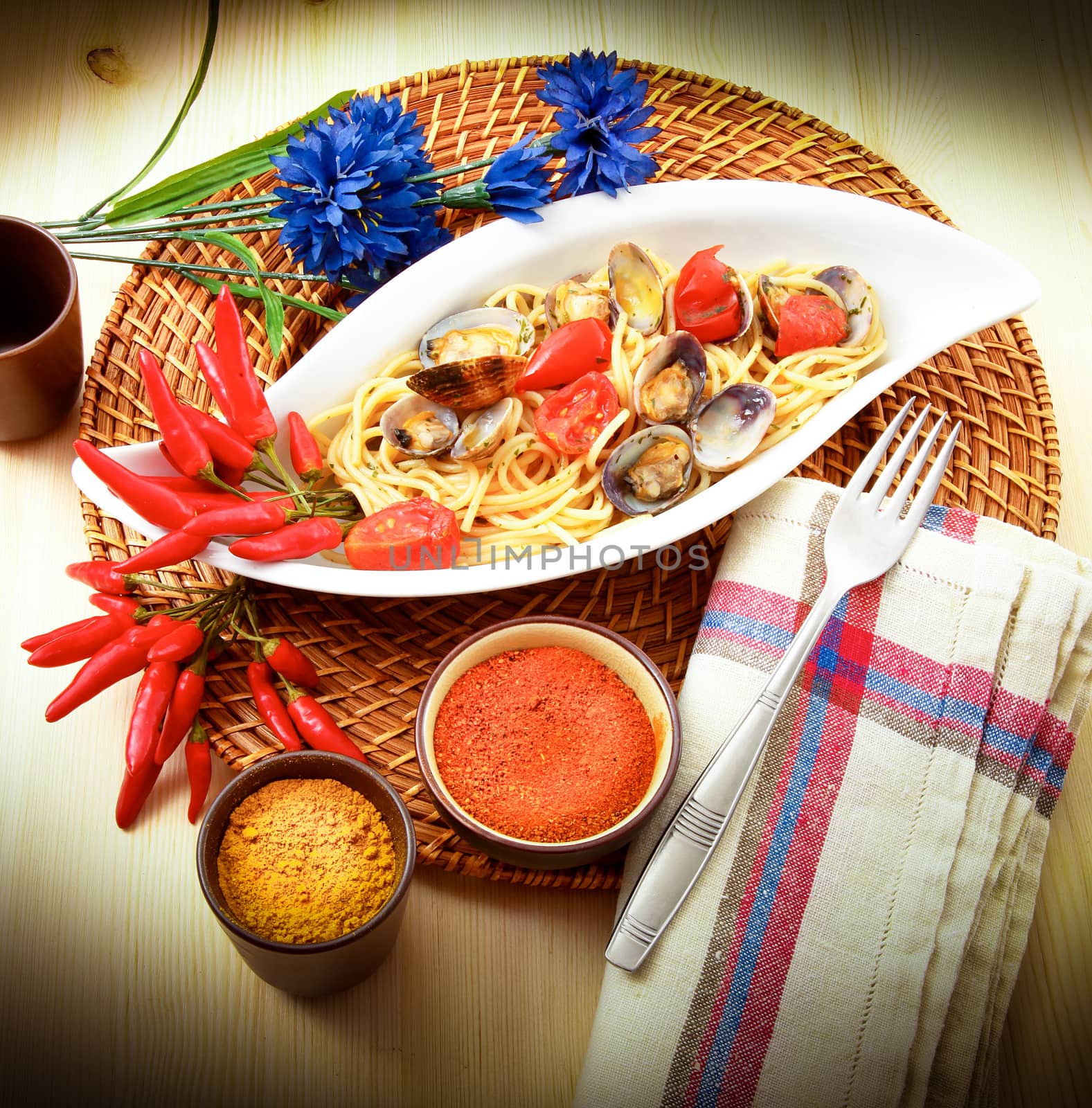 original italian spaghetti with sclams