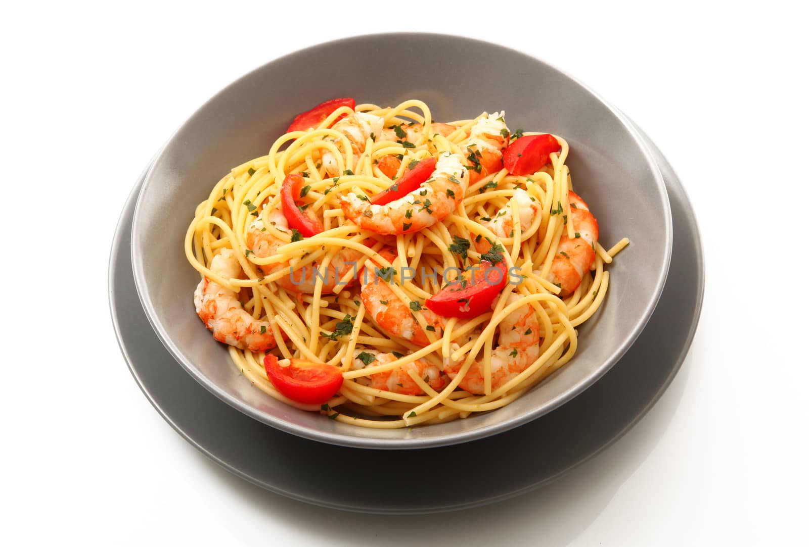 italian spaghetti with prawns and tomato