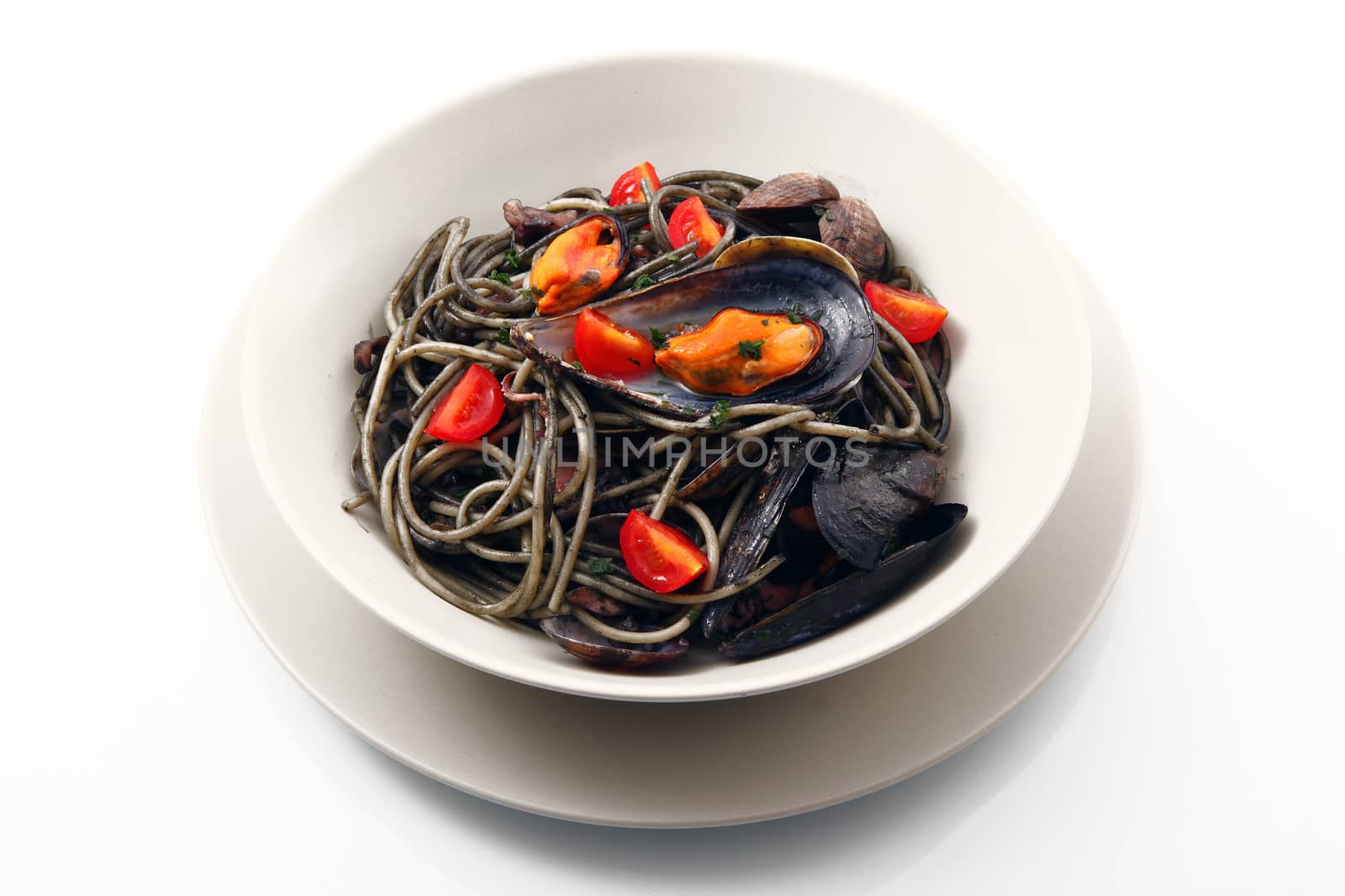 italian spaghetti with squid ink and mussels