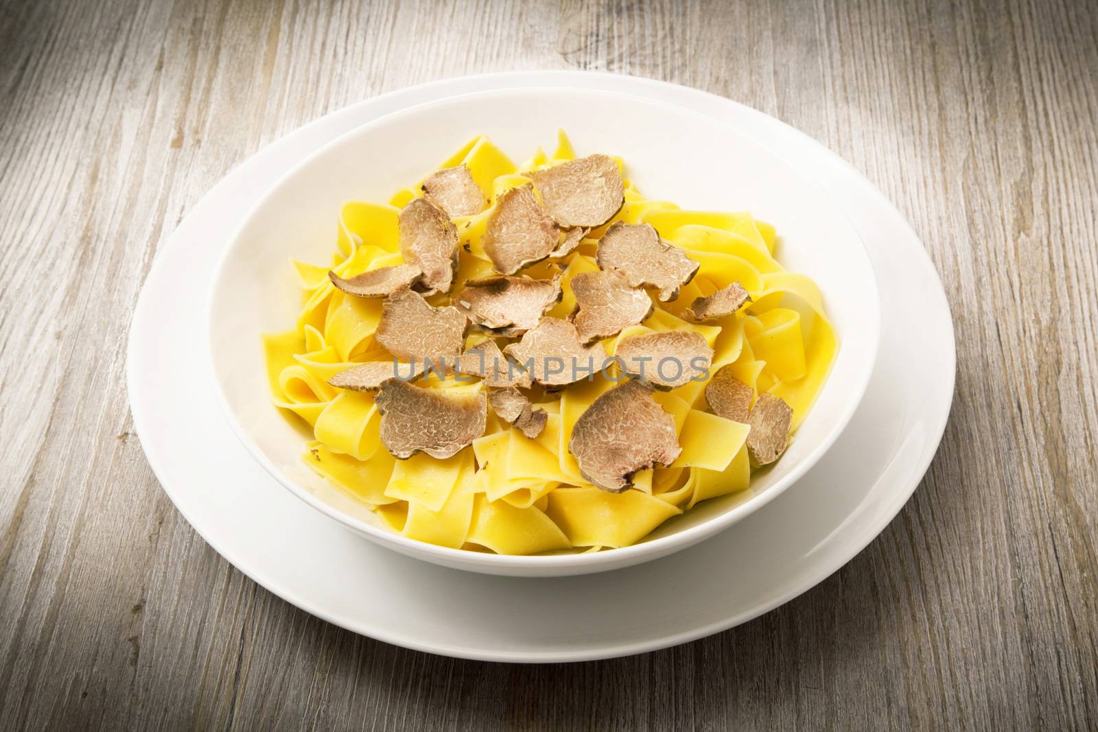 original italian tagliatelle with truffle