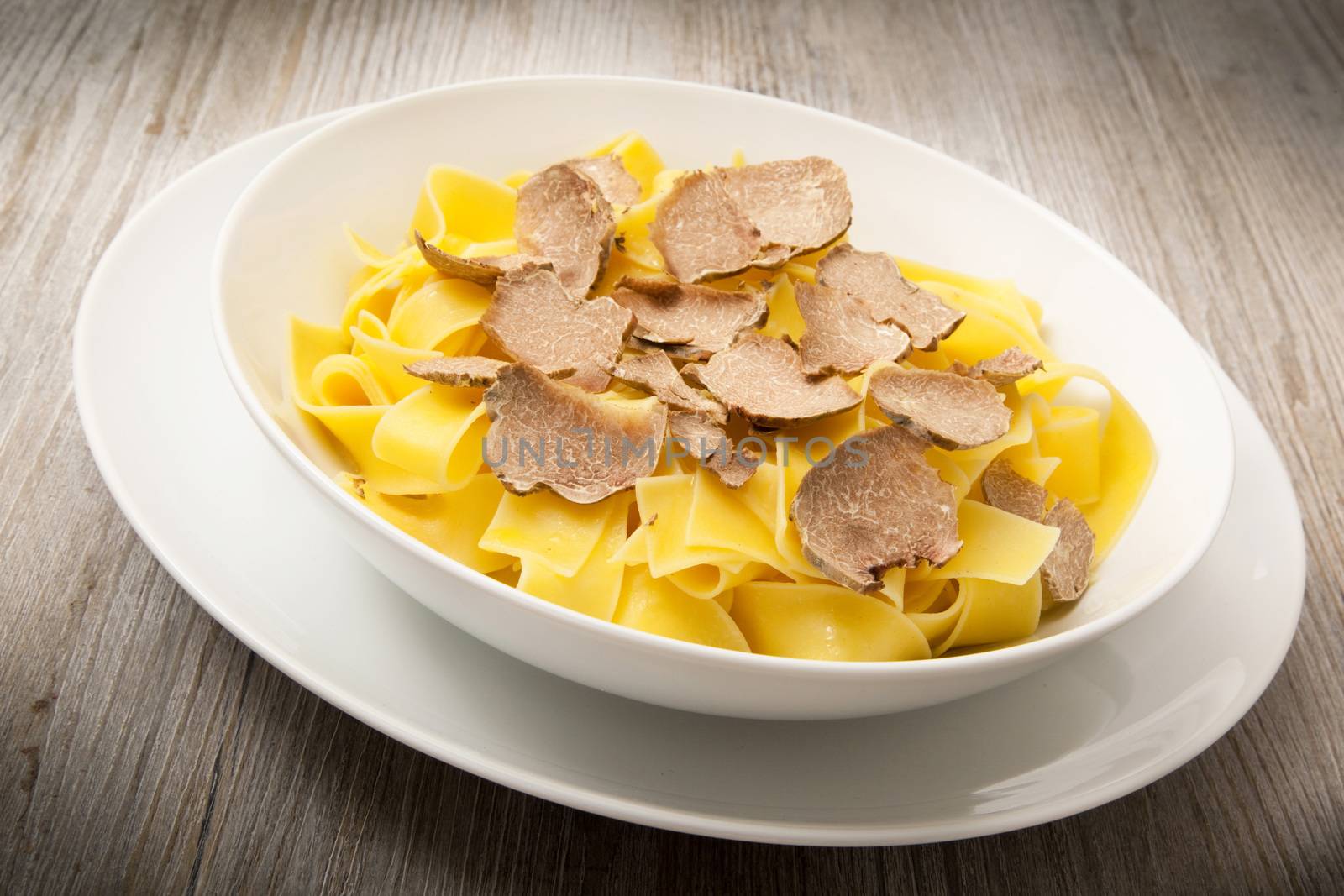 original italian tagliatelle with truffle