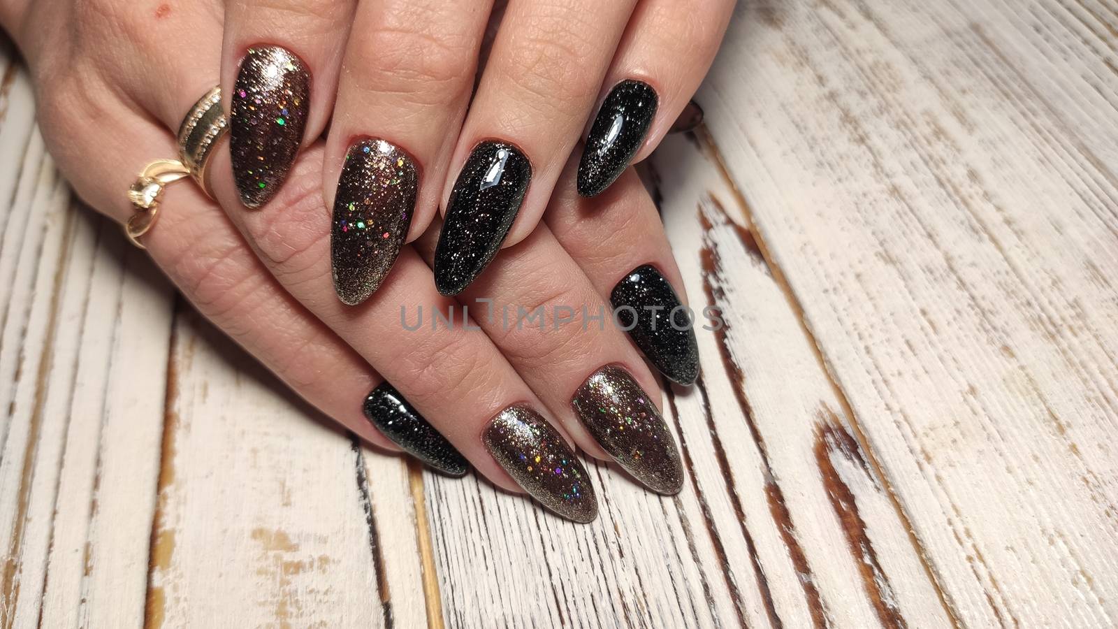 Fashionable design of manicure. Best 2019