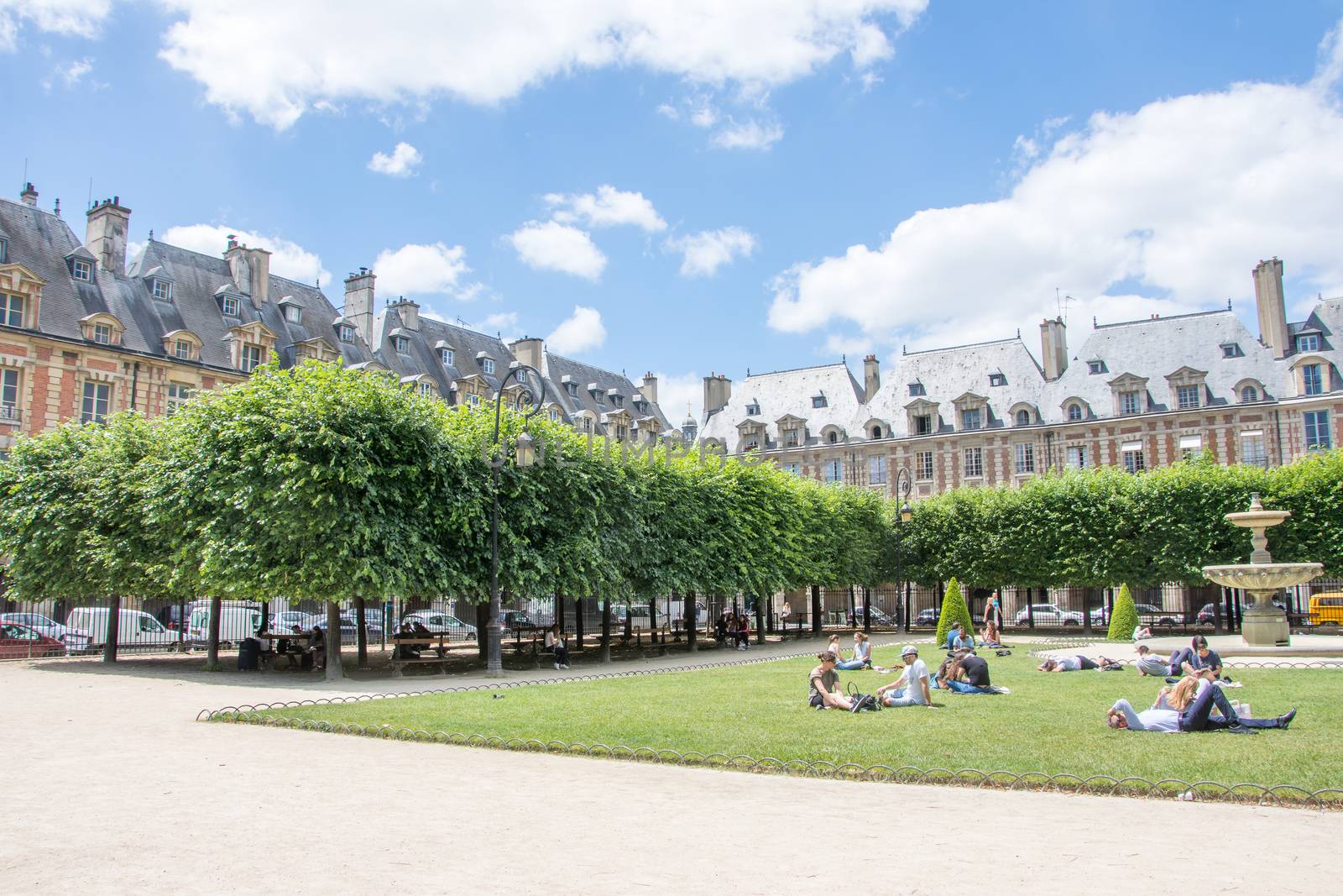 discovery of Paris and the banks of the Seine in summer, France
