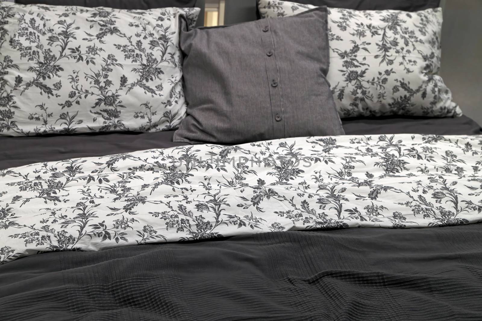 Bed and pillow set with bed runner by bonilook