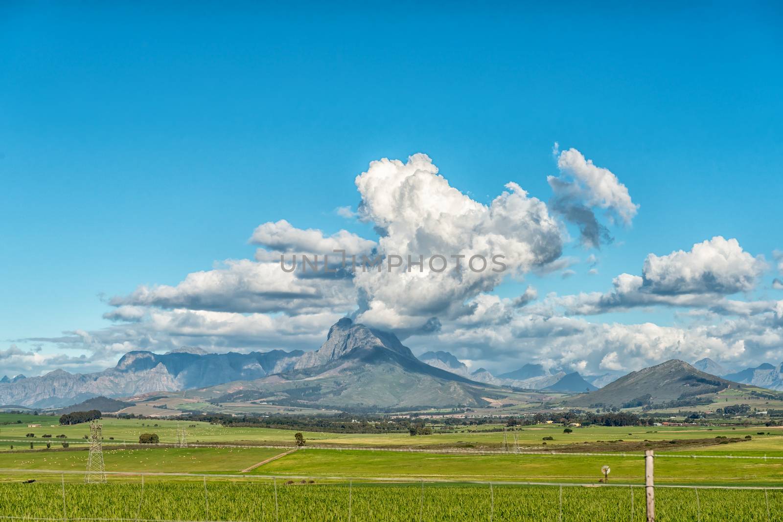 A view from road R312 towards Simonsberg and the Hottentots-Holland Mountains in the Western Cape Province