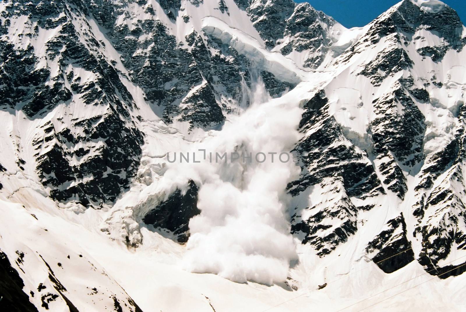 Clear example of how an avalanche begins and mountain Donguz-Orun in Prielbruse. 

