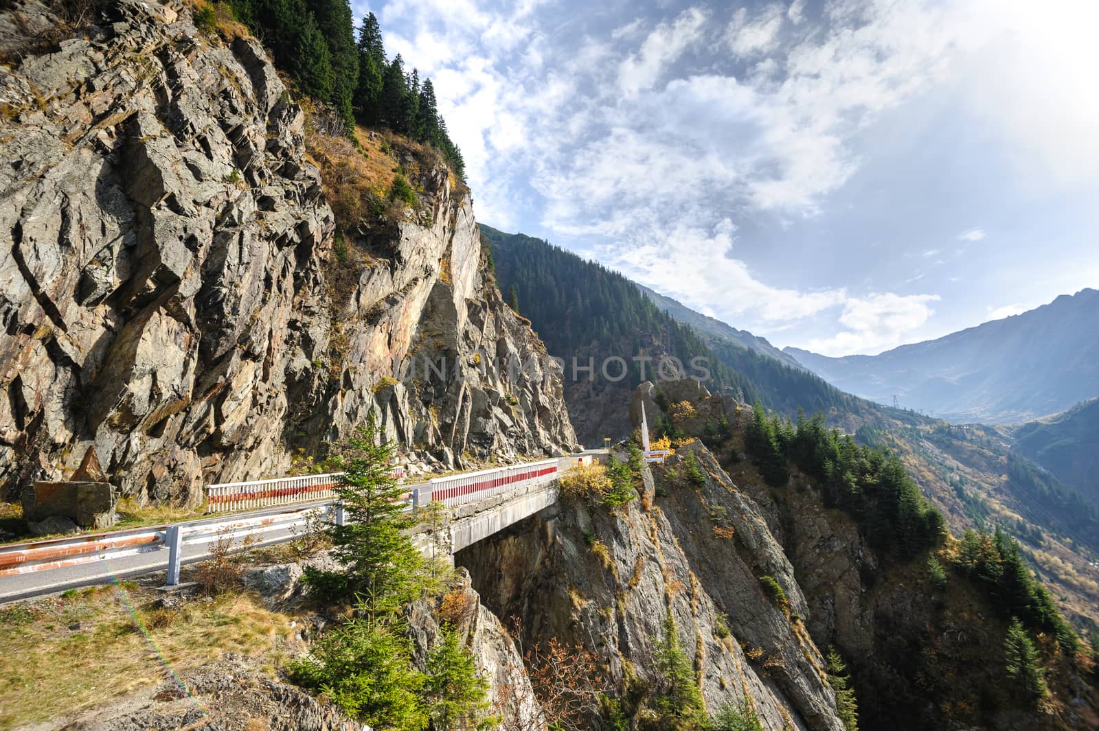 Transfagarasan mountain road by starush
