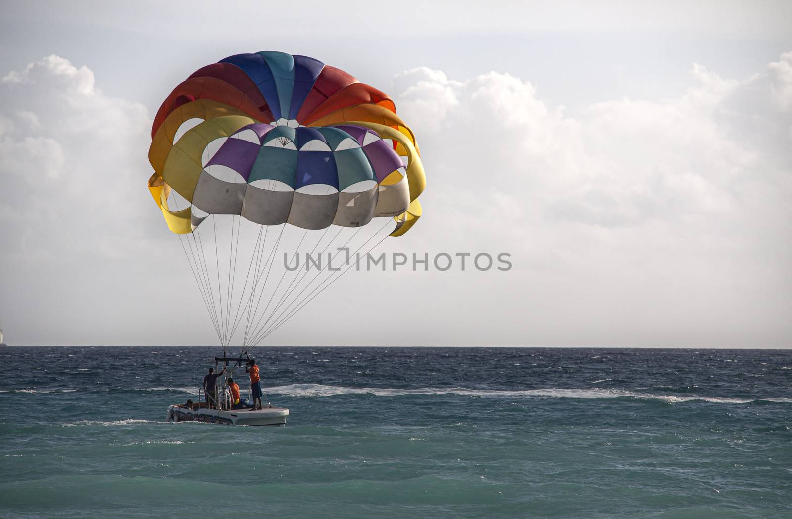 Parachute to the sea 2 by pippocarlot