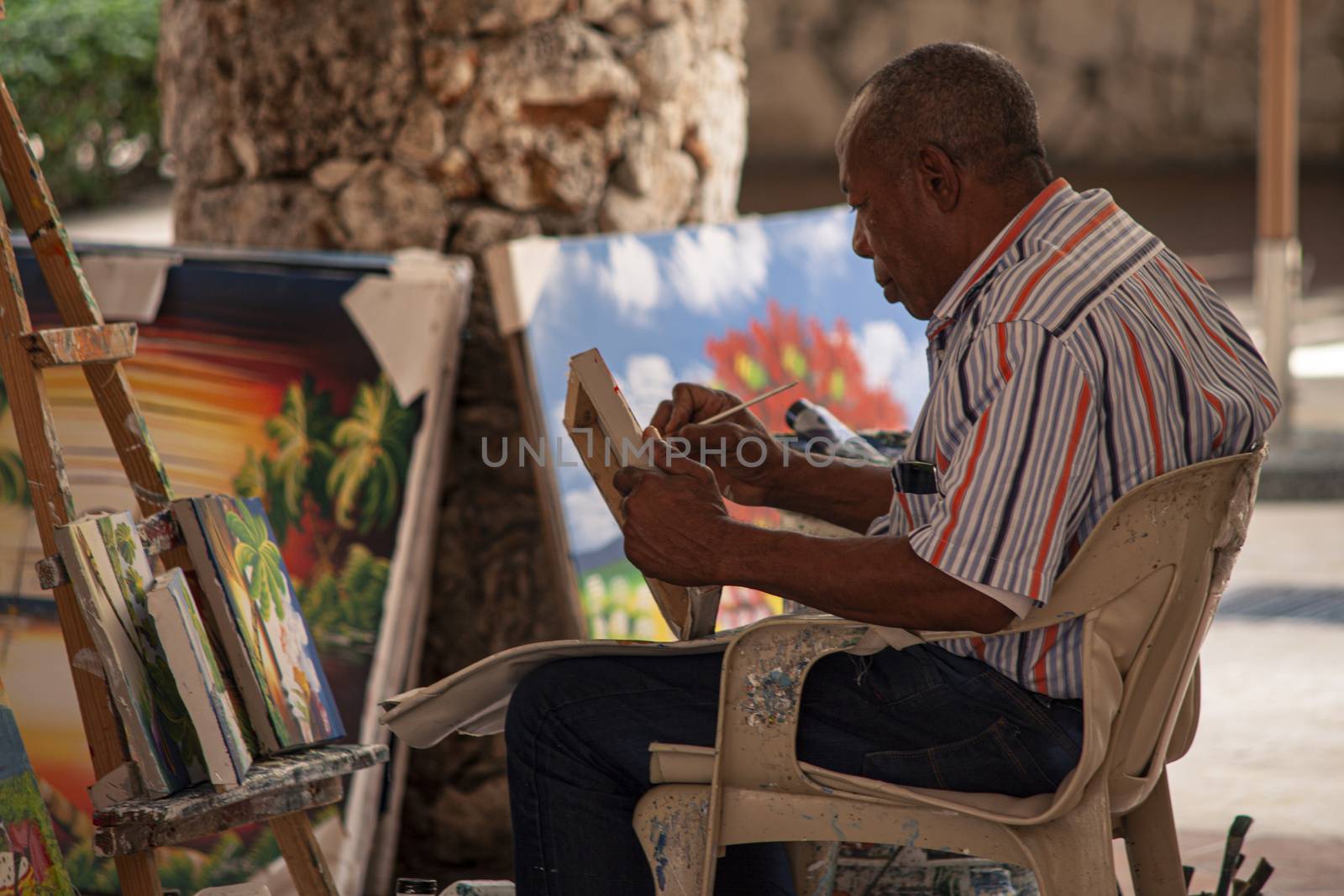Dominican painter paints 5 by pippocarlot
