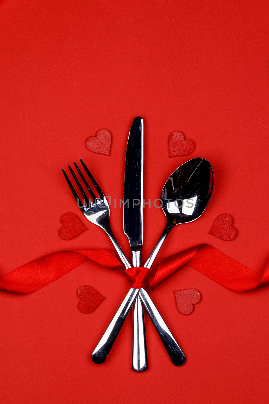 Cutlery set and hearts by Yellowj