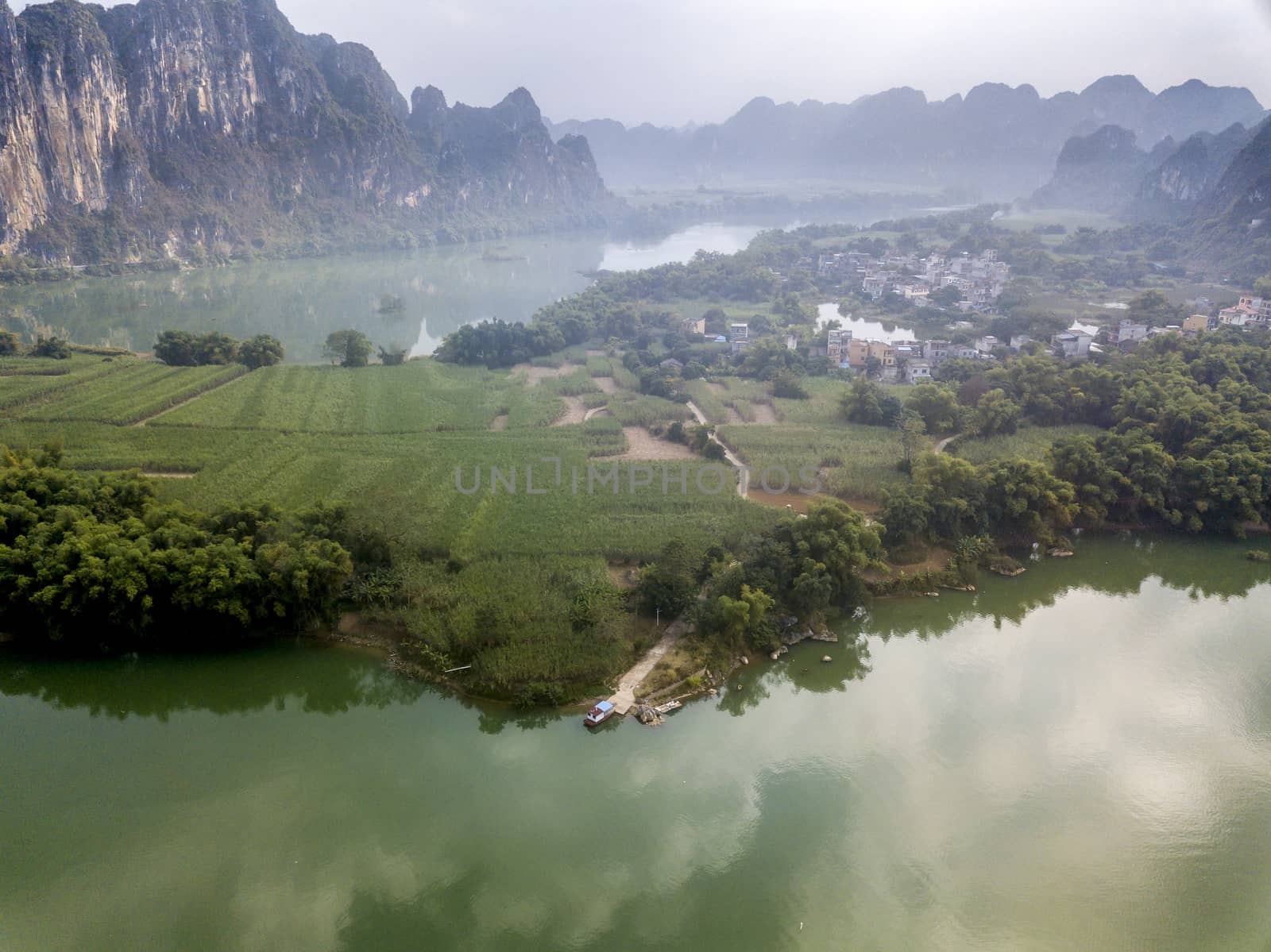 The Zuo river by JasonYU