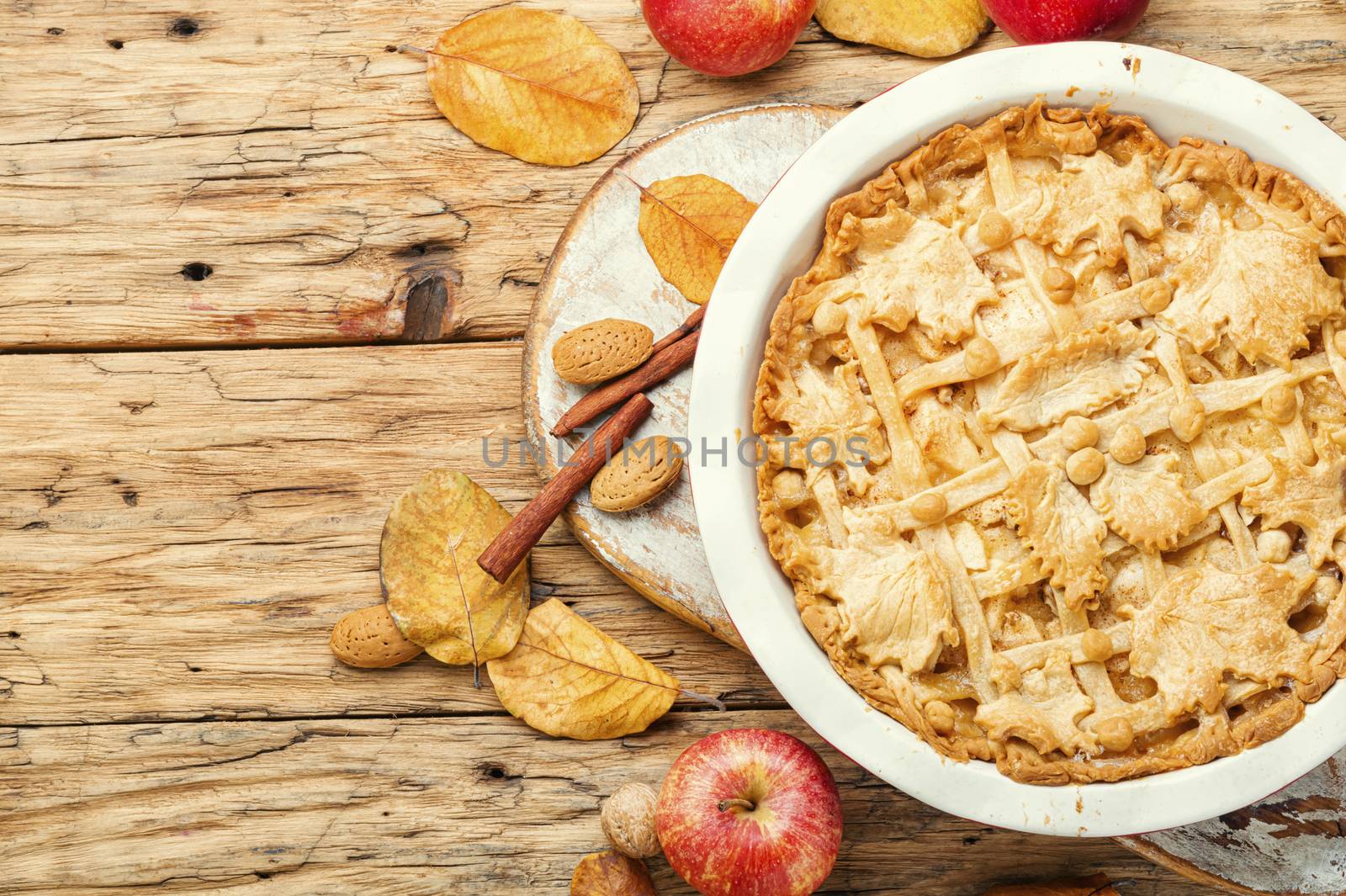 Autumn homemade pie with ripe apples.American pie.