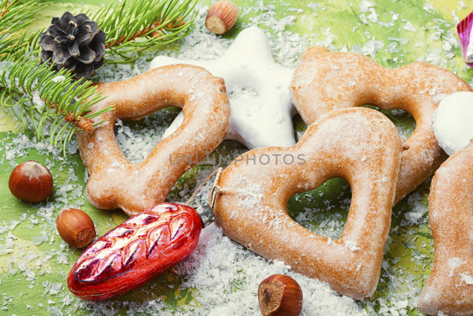 Festive gingerbread cookies by LMykola