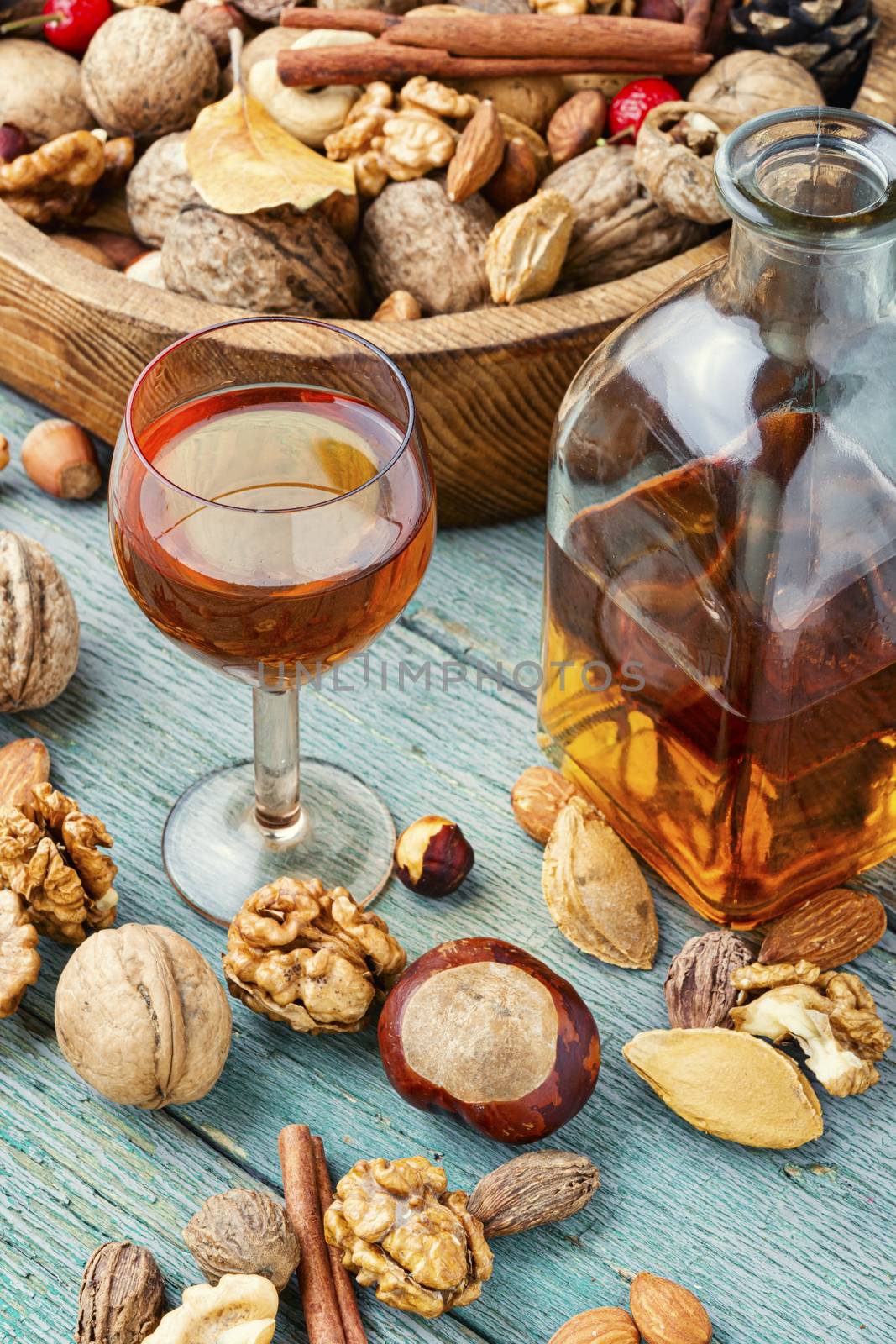 Aromatic alcohol from nuts.Nut liquor.Tincture on nuts.Italian liquor.Nut flavoring