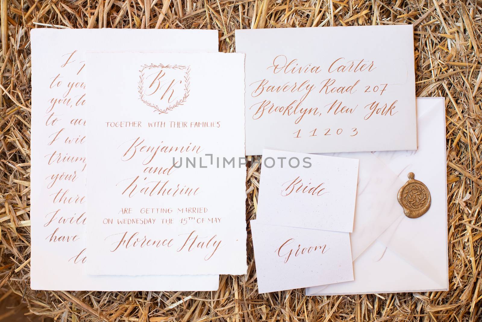 Wedding details flat lay on wooden background. Wedding invitation. Wedding bouquet. Copy space. Mock up. Envelope.