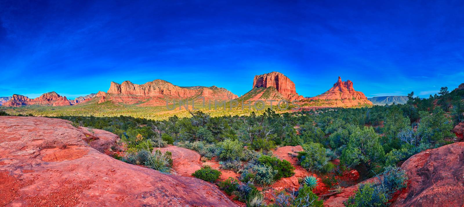 Pamorama of Bell Rock, Courthouse Butte, and Munds Moutain Wilderness from Yavapai Point, Arizona.