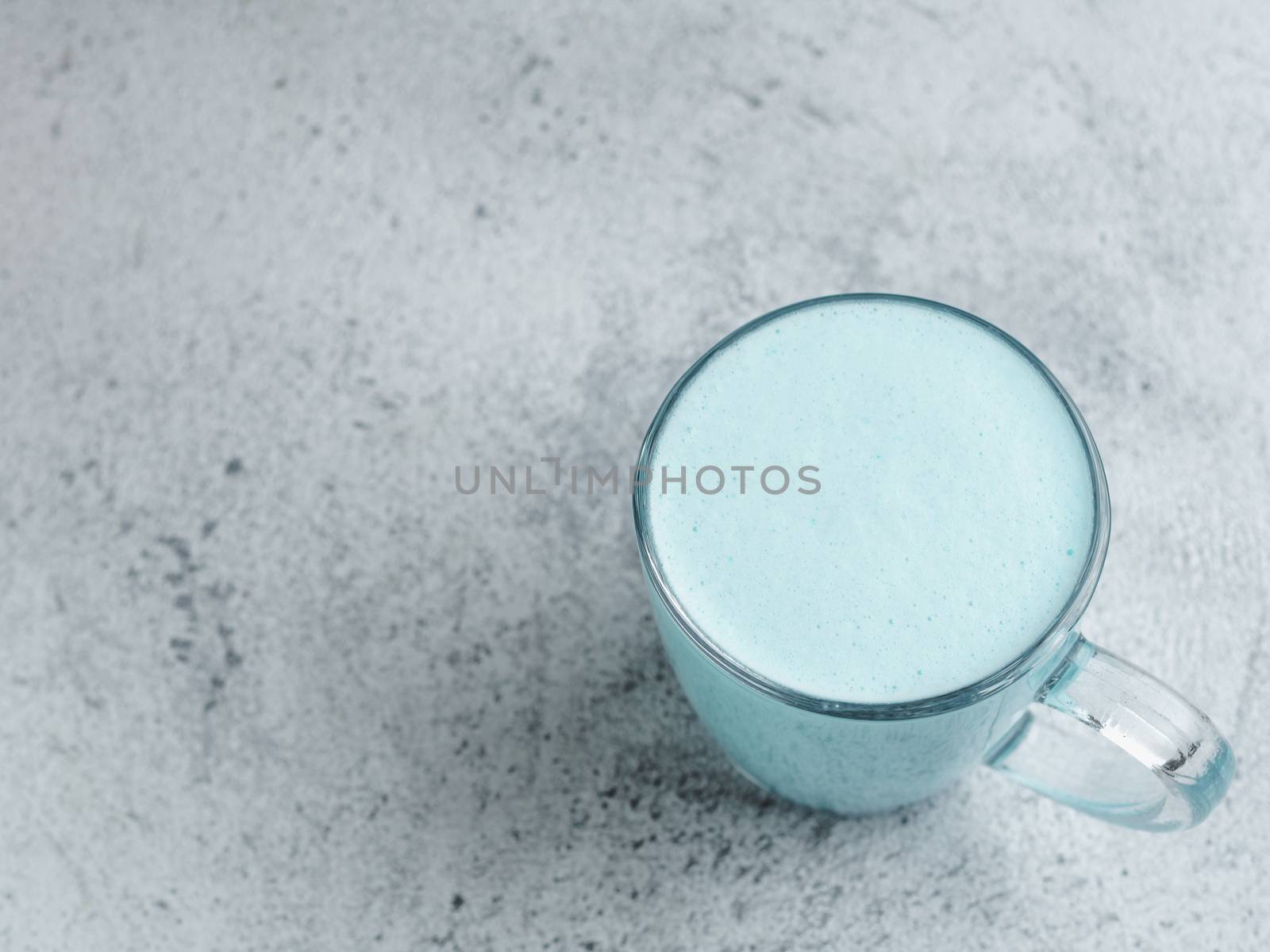 butterfly pea latte or blue spirulina latte by fascinadora