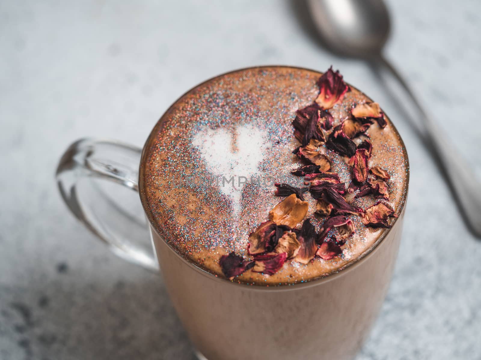 diamond cappuccino coffee with dried rose petals by fascinadora