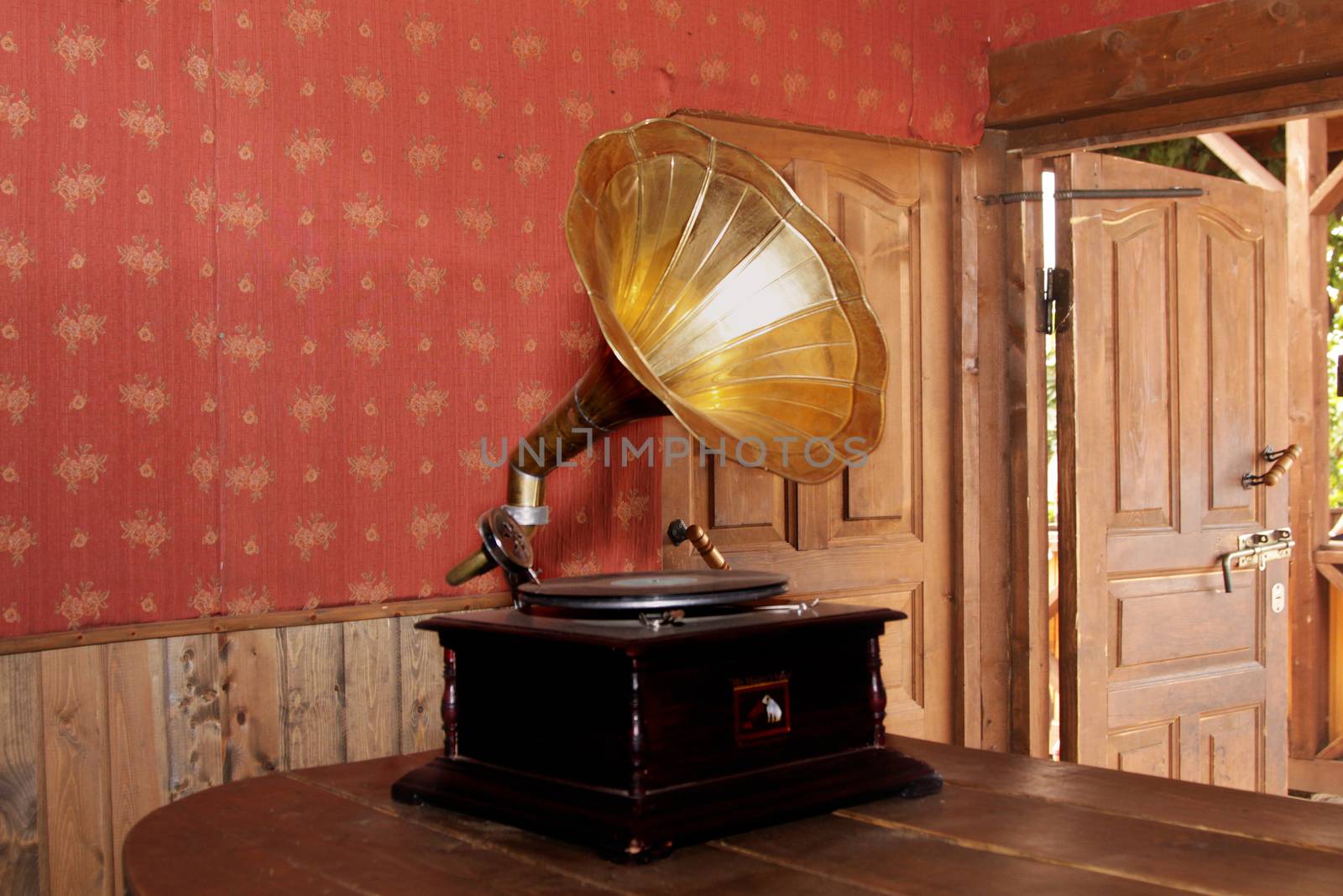 An antique gramophone in the interior