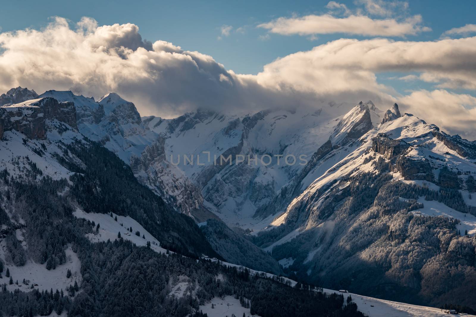 Wonderful winter hike from Restaurant Eggli over the Forstseeli and Diepoldsauer sponge to the Fähnerenspitz in the Appenzeller Land in Switzerland