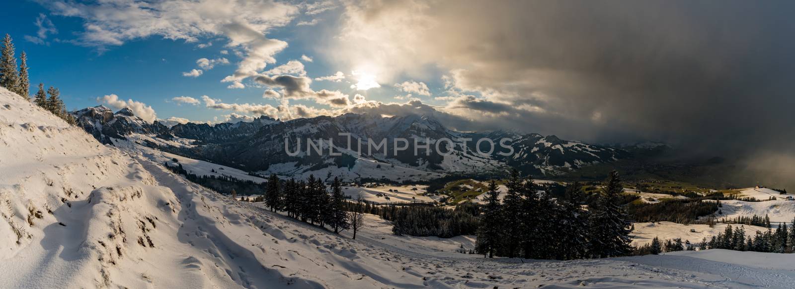 Wonderful winter hike from Restaurant Eggli over the Forstseeli and Diepoldsauer sponge to the Fähnerenspitz in the Appenzeller Land in Switzerland