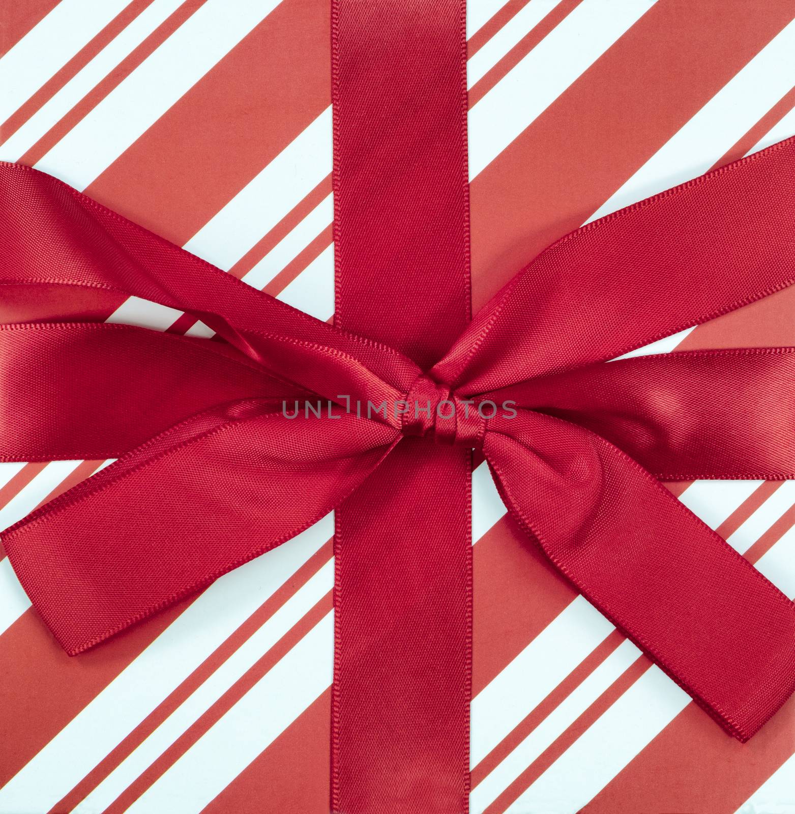 Christmas red and white striped pattern with bow   by tab1962