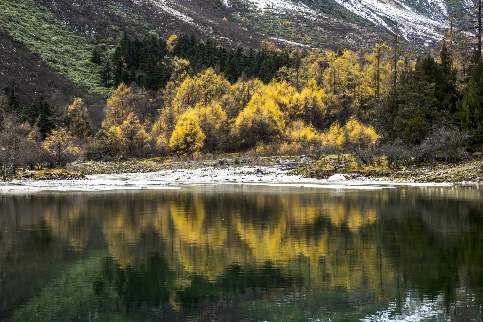 The beautiful autumn scenery of bipeng ditch by JasonYU