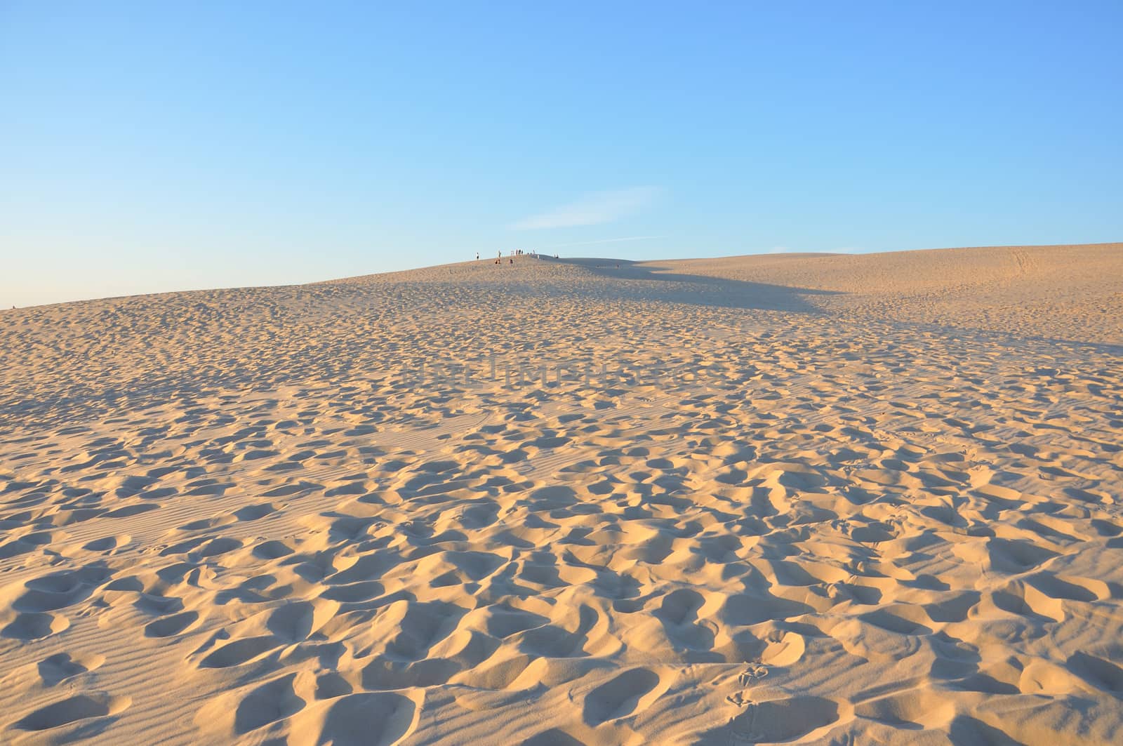 holidays around the Arcachon bay and the pilat dune, France.
summer evening on the beach