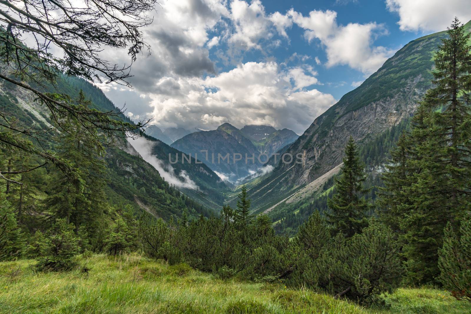 Fantastic mountain hike to the summit of Großer Krottenkopf in the Allgäu Alps