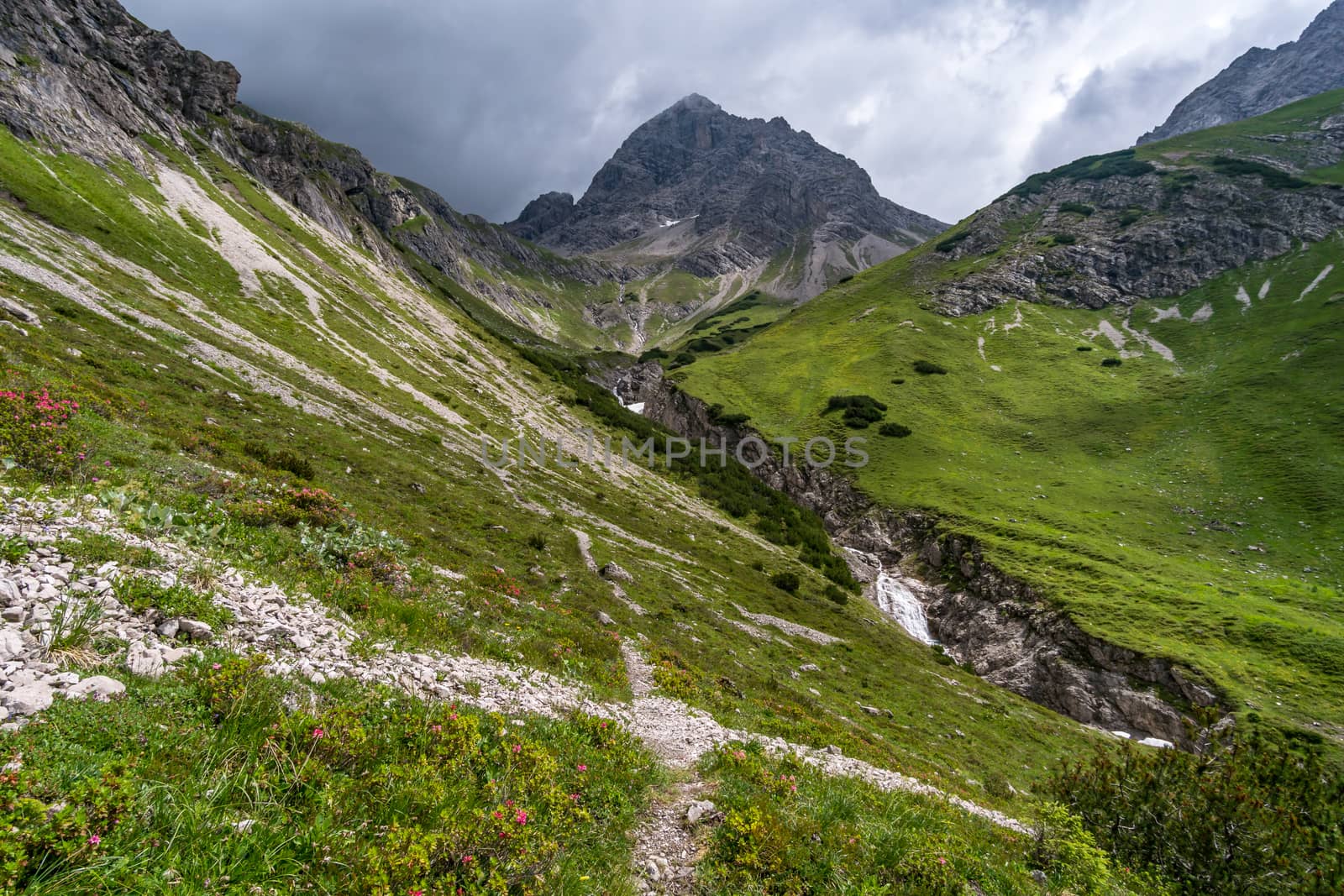 Fantastic mountain hike to the summit of Großer Krottenkopf in the Allgäu Alps