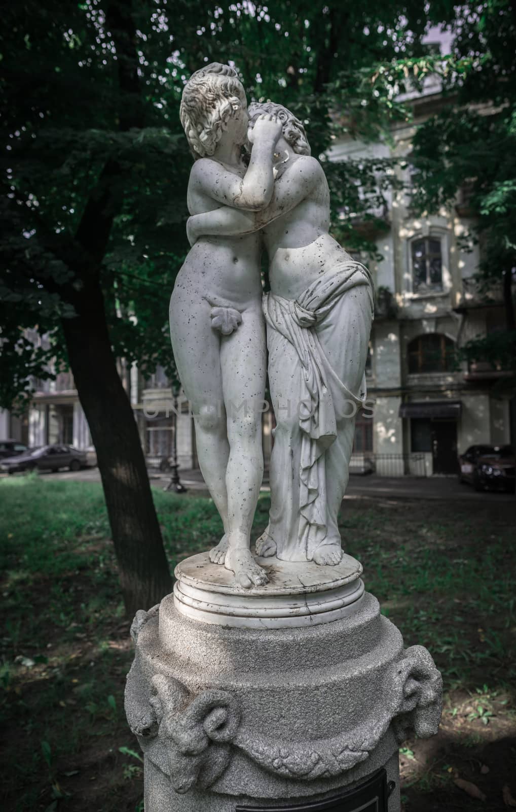 Sculpture of Eros and Psyche in Odessa by Multipedia