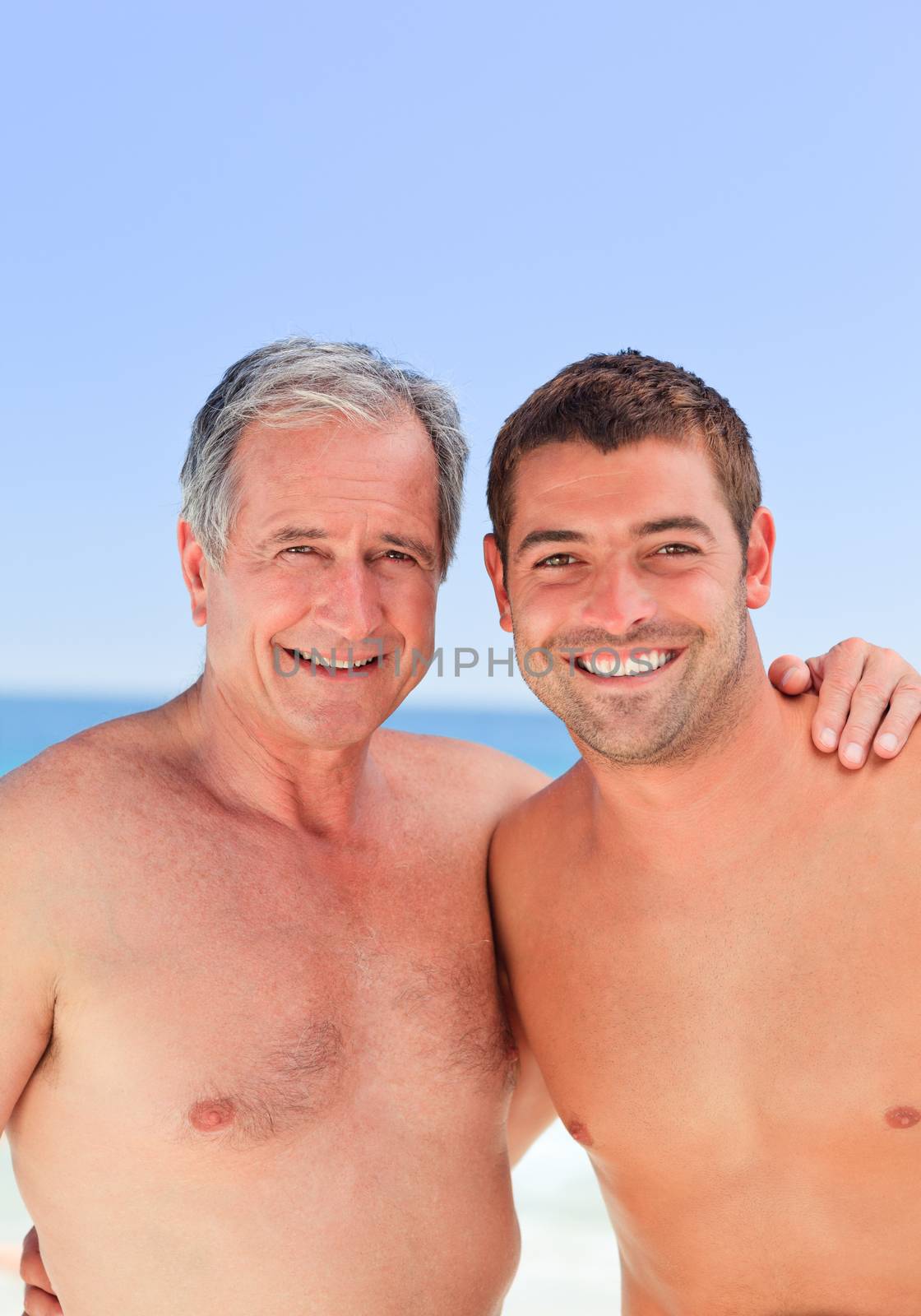 Man with his fatherin-law by Wavebreakmedia